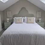 Luxurious Mews In Location * Dublin