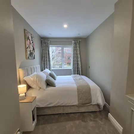 Luxurious Mews In Location Feriehus *