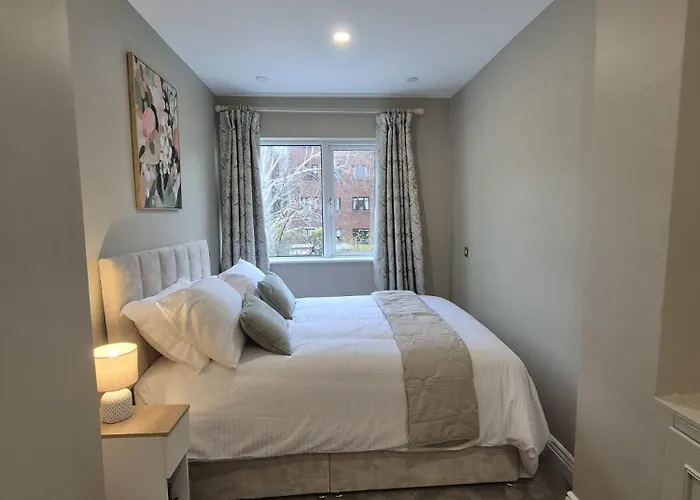 Luxurious Mews In Location Holiday home *