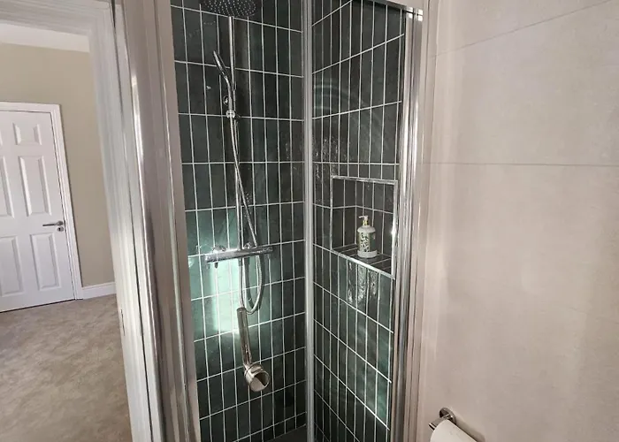 Luxurious Mews In Location